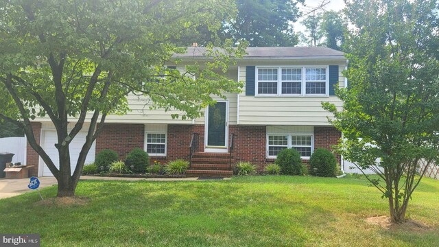 view of front of home with a front yard