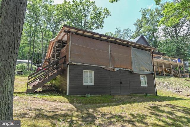 exterior space featuring a yard