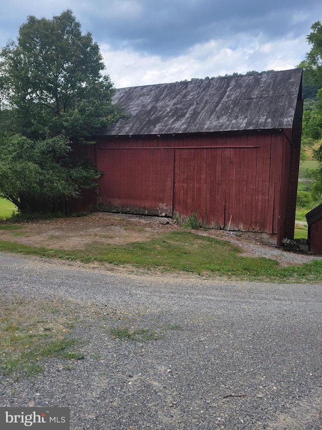 view of outdoor structure