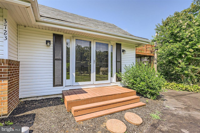 view of doorway to property