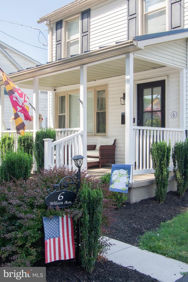 view of front facade with a porch