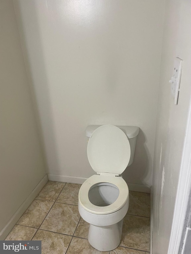 bathroom featuring toilet