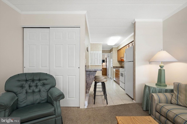 living room with crown molding and light tile patterned floors