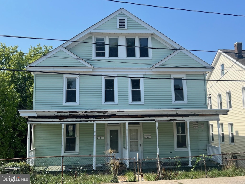 view of front of house with covered porch