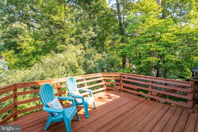 10712 Freds Oak Ct, Burke, VA 22015 - view of wooden terrace