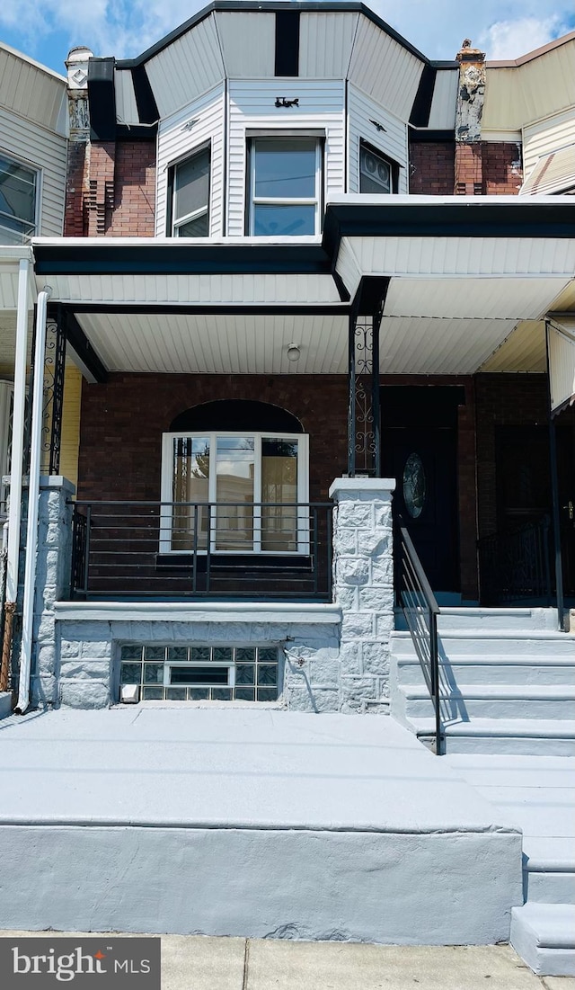 view of front of property with covered porch