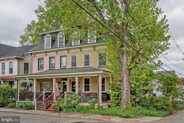 view of front facade featuring a porch