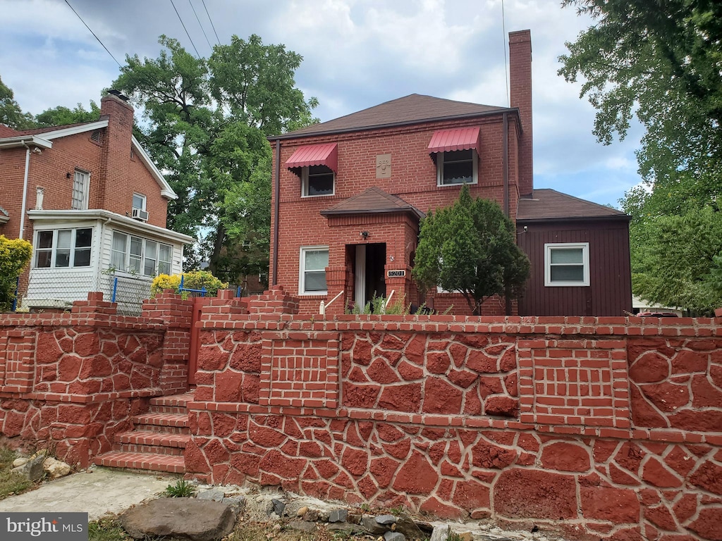 view of front of house