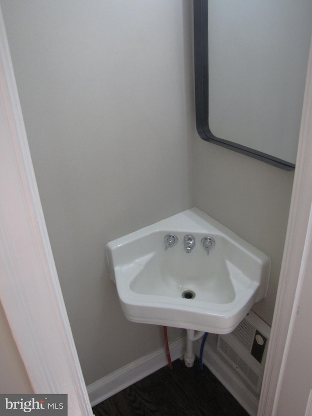 bathroom with sink