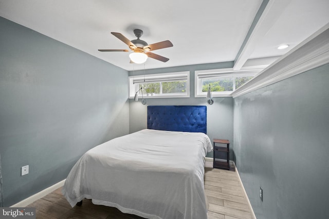 bedroom with ceiling fan