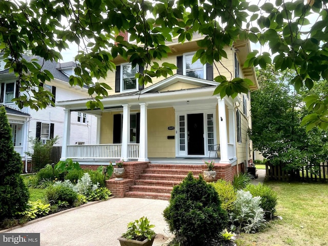 view of front facade