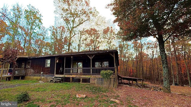 view of front facade featuring covered porch