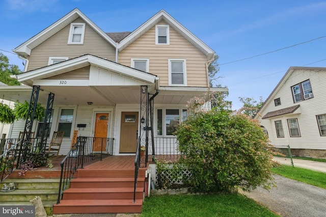 view of front of house featuring covered porch