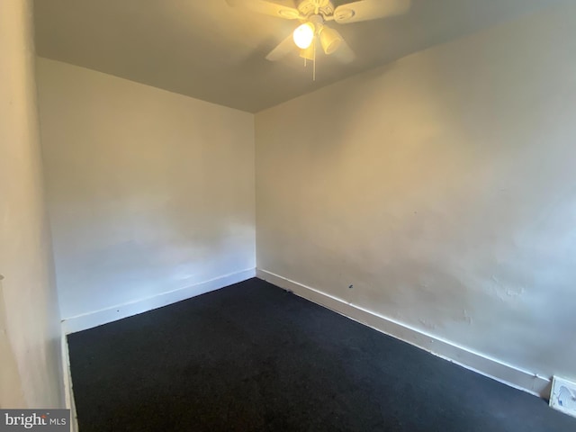 unfurnished room with carpet flooring and ceiling fan