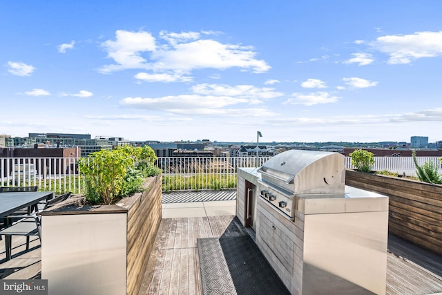 view of patio / terrace with grilling area and exterior kitchen