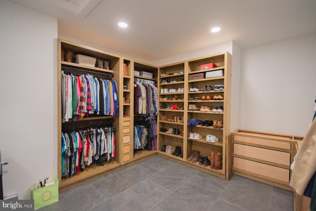 walk in closet featuring tile patterned floors