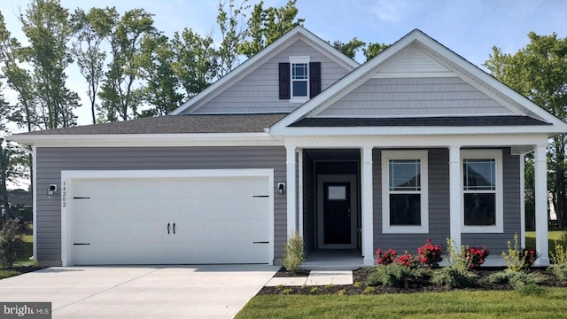 view of front facade featuring a garage