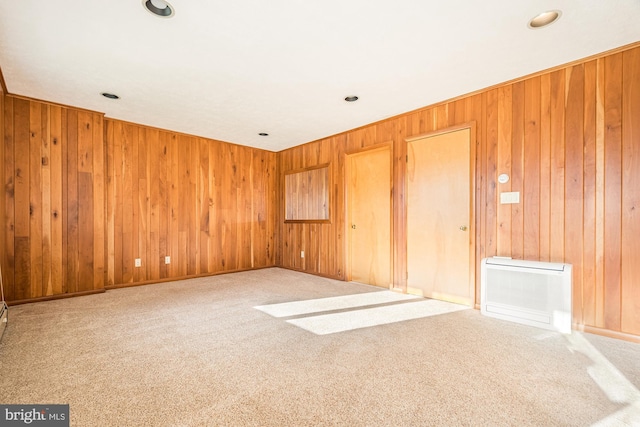 empty room featuring carpet floors