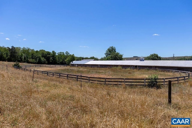 view of yard featuring a rural view