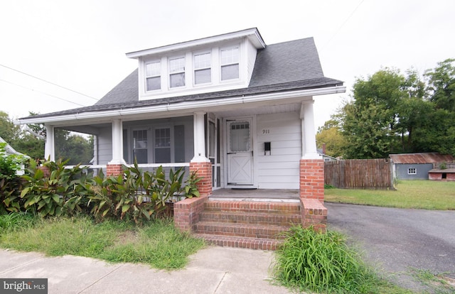 bungalow-style house with covered porch