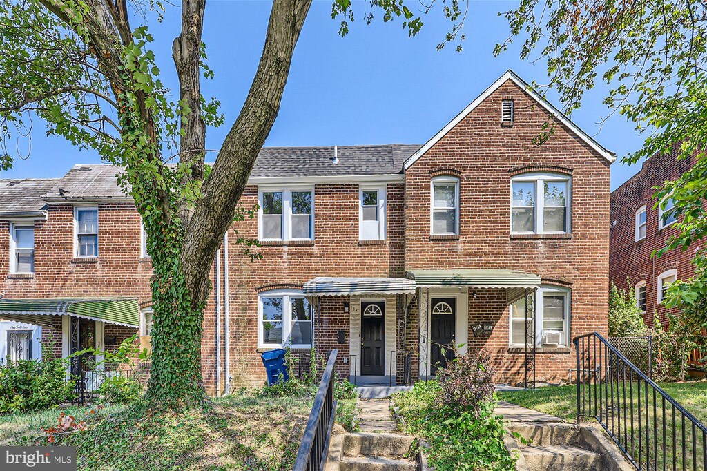 137 Denison St, Baltimore, MD 21229 - view of front of home