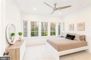 bedroom with ceiling fan