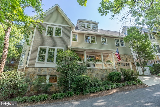 view of front of house with a porch