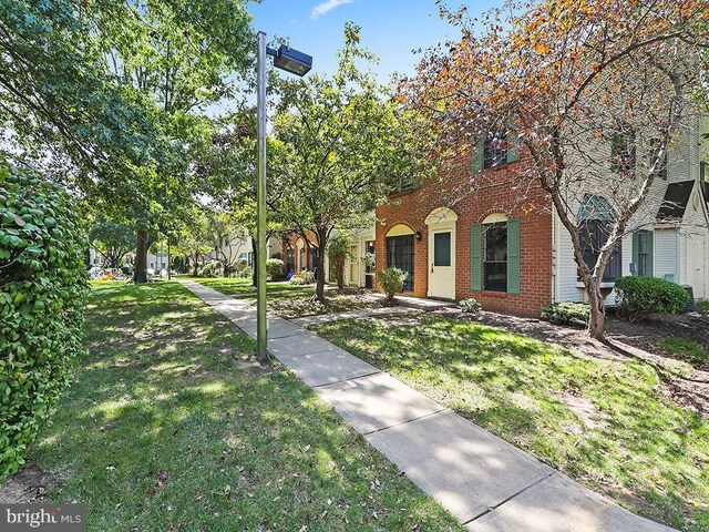 view of front of house with a front yard