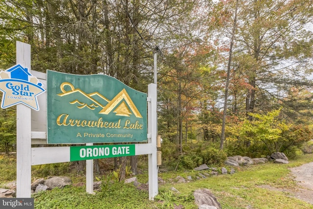 view of community / neighborhood sign