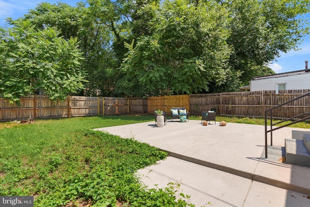 view of yard with a patio