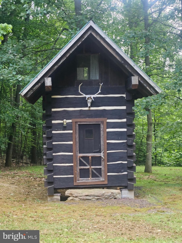 view of outbuilding