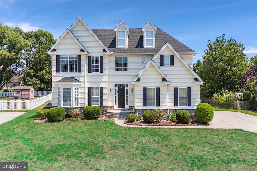 view of front of house with a front yard