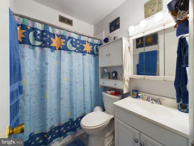 full bath featuring visible vents, toilet, curtained shower, and vanity