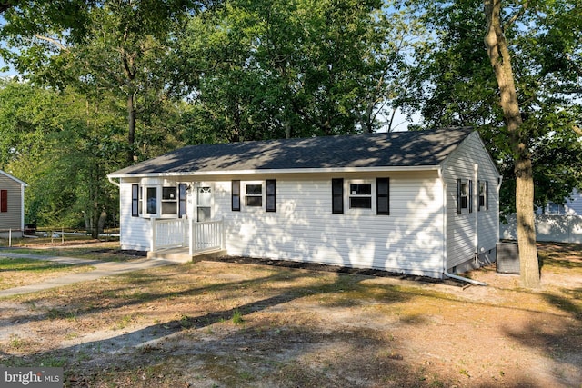 view of front of property