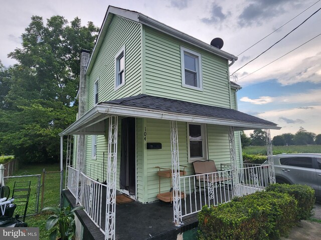 view of front facade featuring a porch