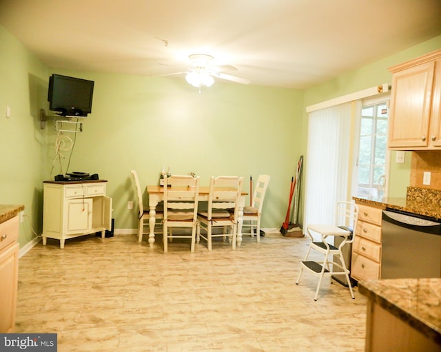 dining room with ceiling fan