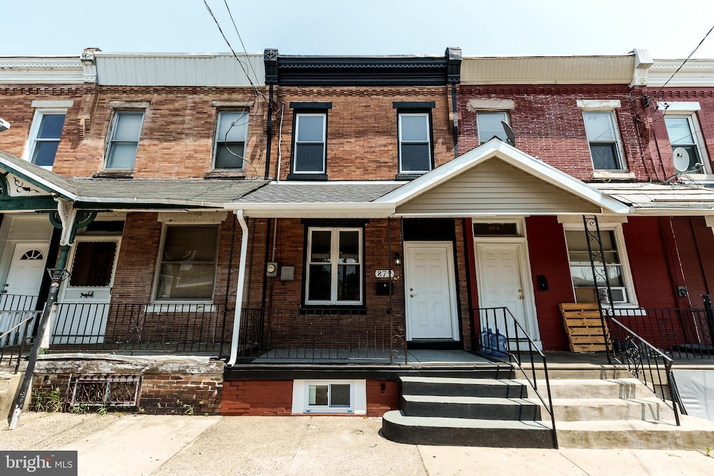 view of townhome / multi-family property