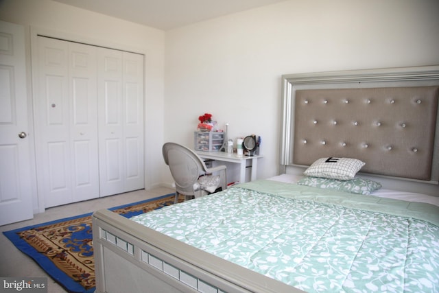 bedroom featuring a closet