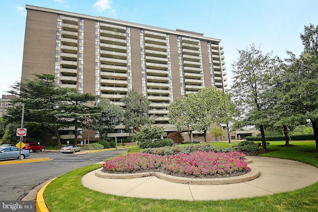 view of building exterior