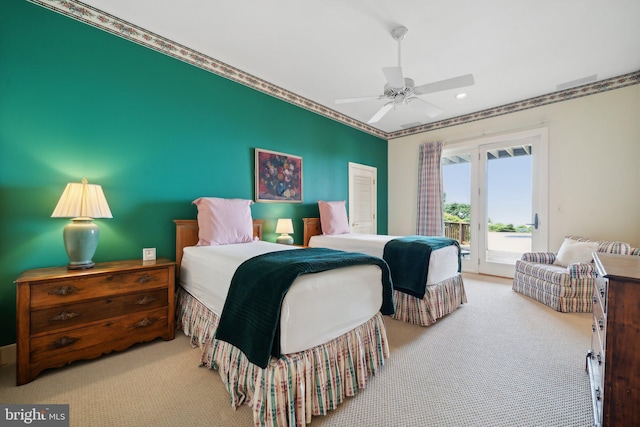 living room with light carpet and ceiling fan