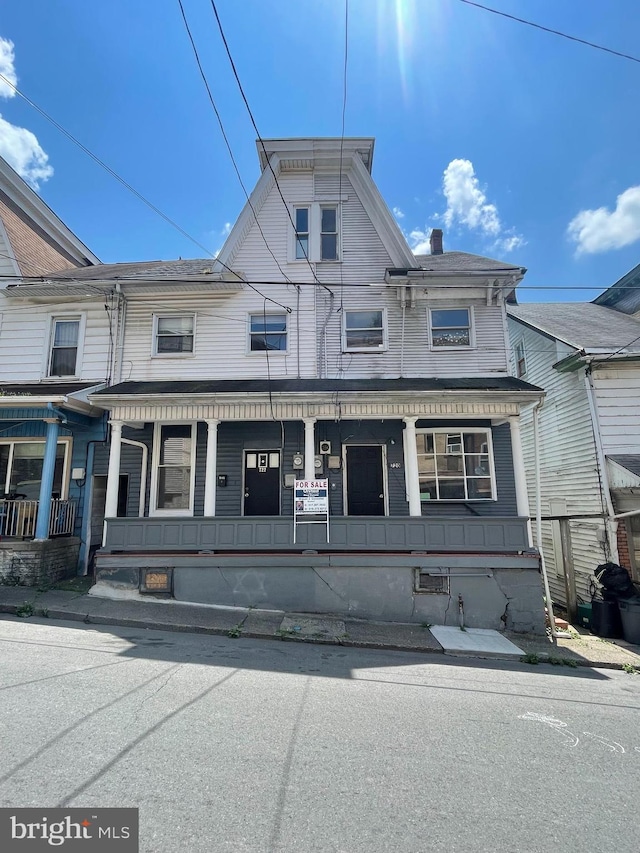 view of front of house featuring a porch