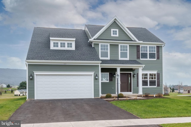 view of front of house featuring a front lawn