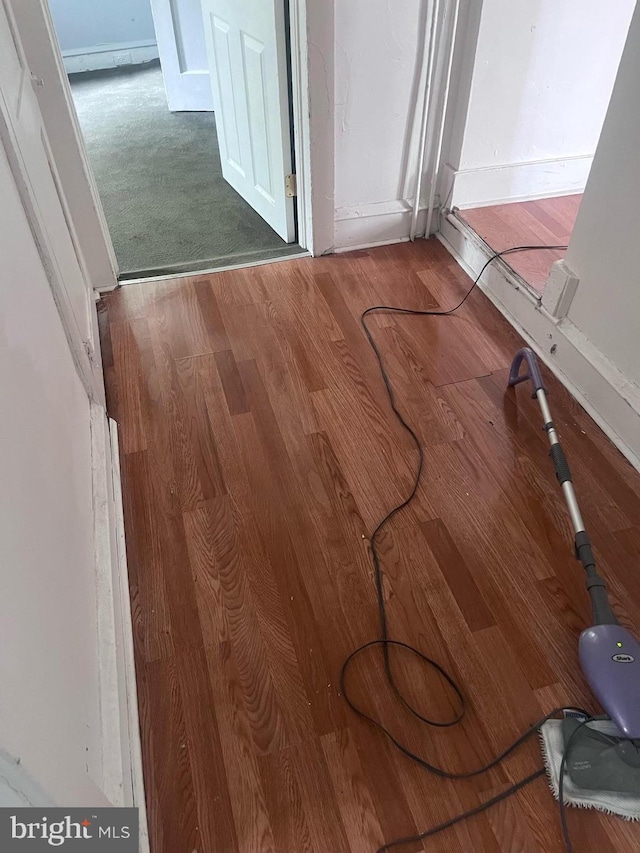 room details featuring hardwood / wood-style floors