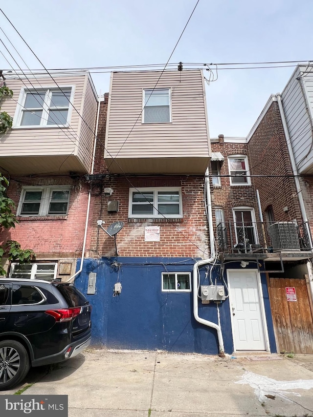 view of townhome / multi-family property