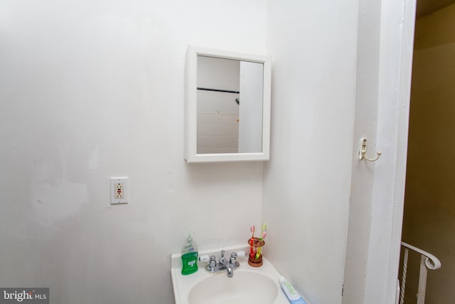 bathroom with sink