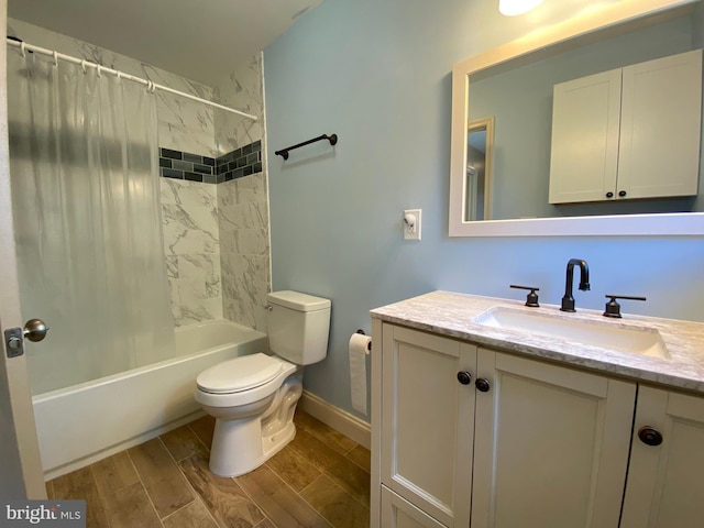 full bathroom with toilet, vanity, and shower / tub combo