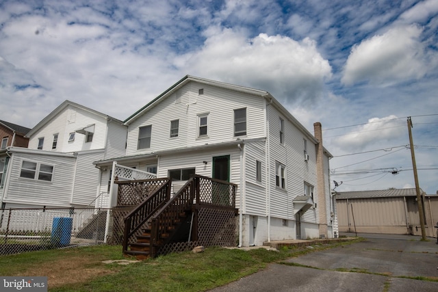 view of front of home