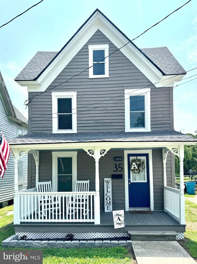 view of front facade featuring a porch