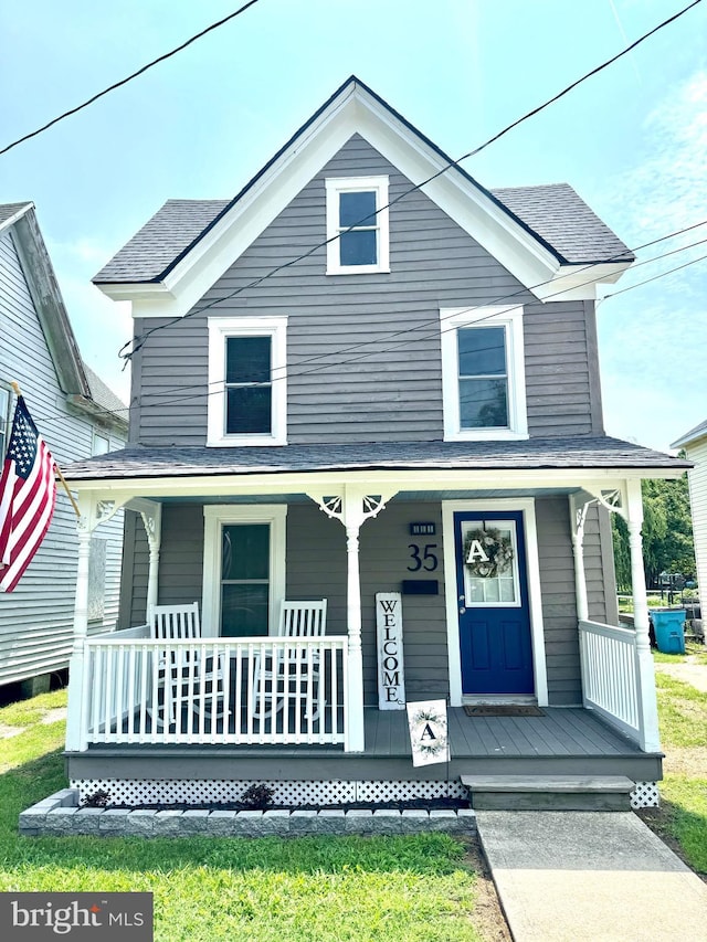 view of front of property featuring a porch