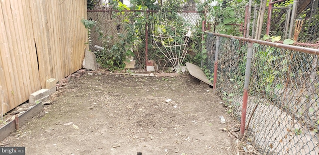1830 E Cornwall St, Philadelphia, PA 19134 - view of yard featuring fence